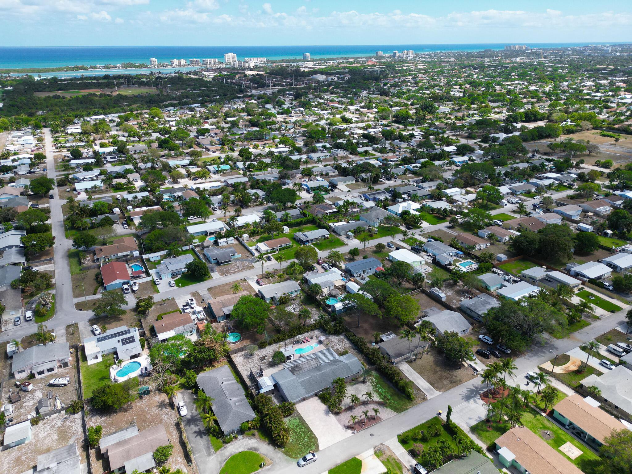 Homes for sale in Jupiter, FL | 18989 Se Hillcrest Dr, Jupiter, FL 33469 | MLS# R11067143