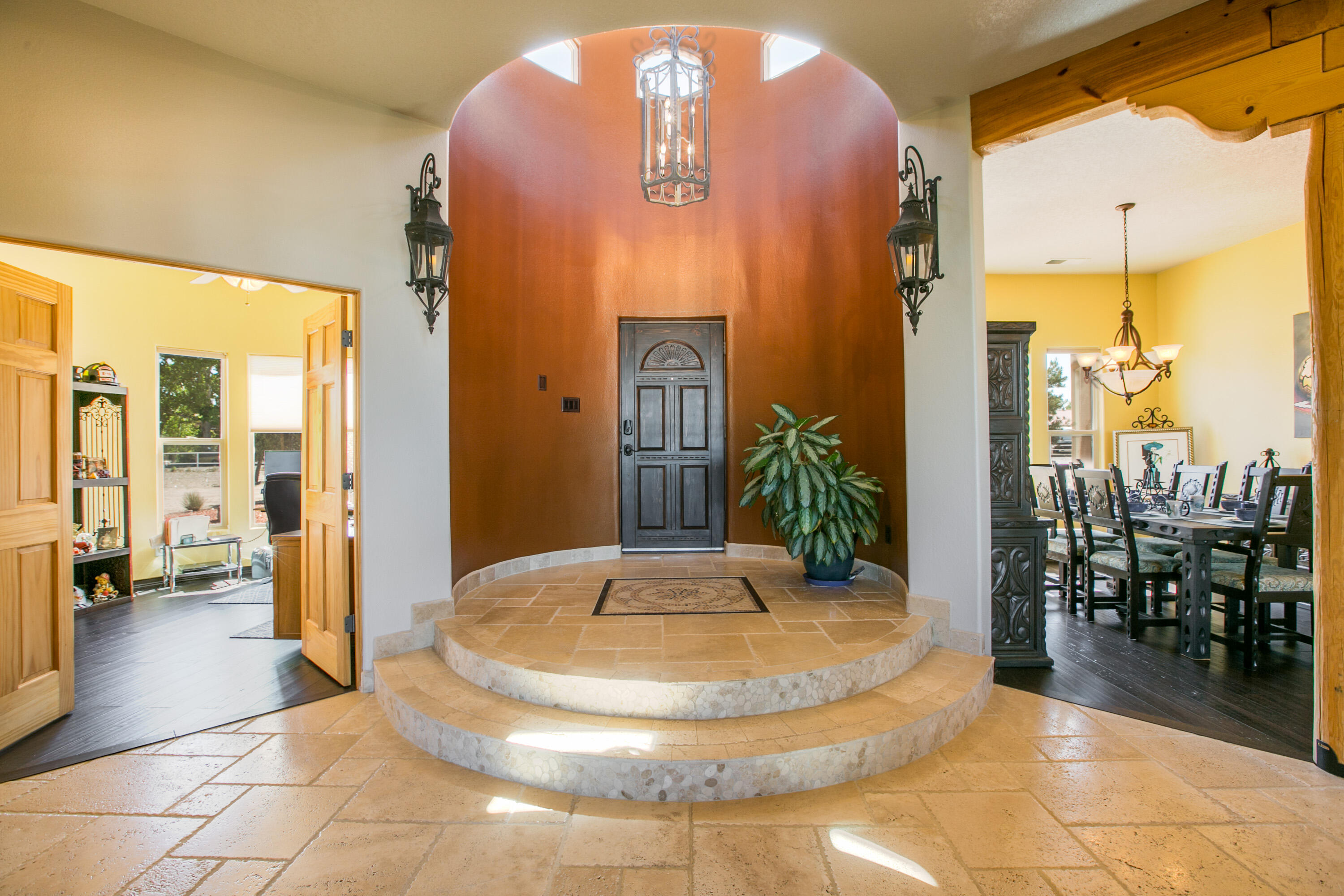 Homes for sale in Albuquerque, NM | 6908 Roble Blanco Dr Sw, Albuquerque, NM 87105 | MLS# 1079317