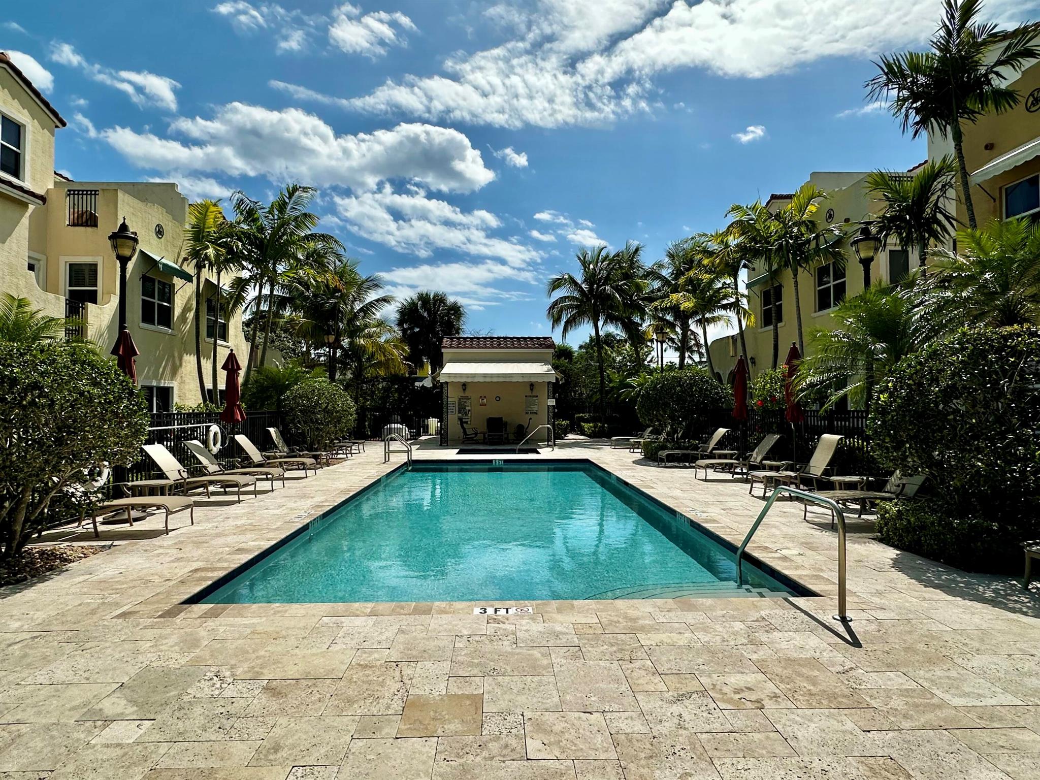 Villas On Antique Row