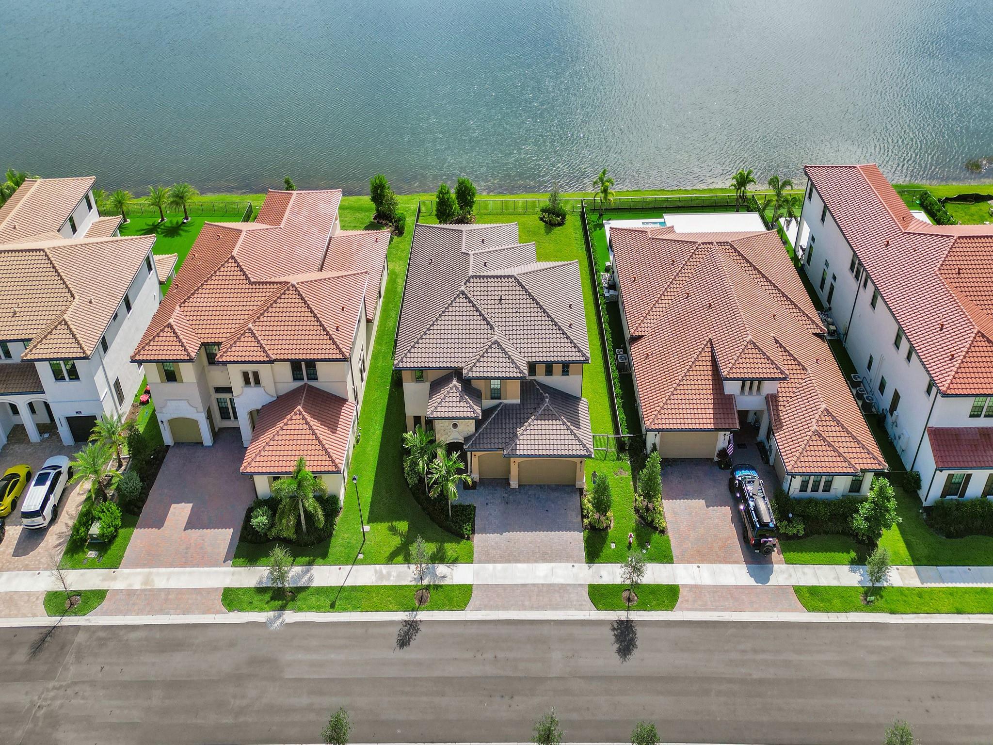 9040 W Parkland Bay Trl Parkland FL 33076 | F10489965