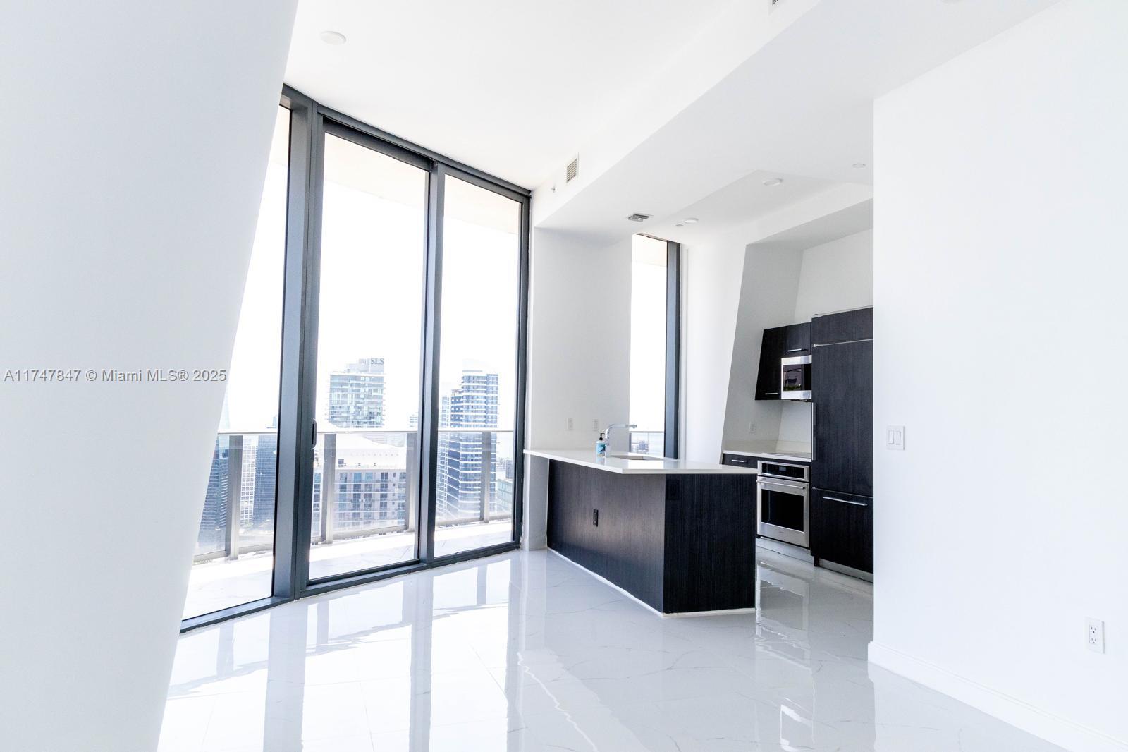 45 SW 9th St #4703, Miami FL 33130