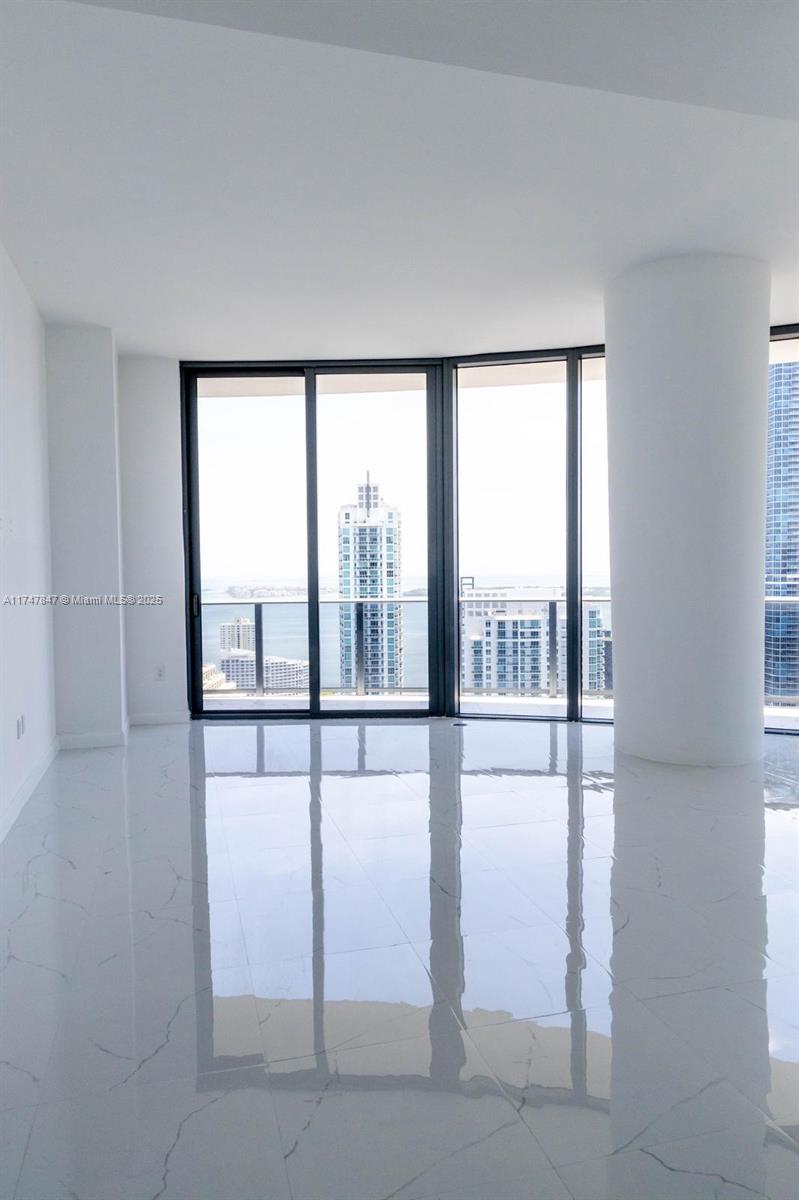 45 SW 9th St #4703, Miami FL 33130