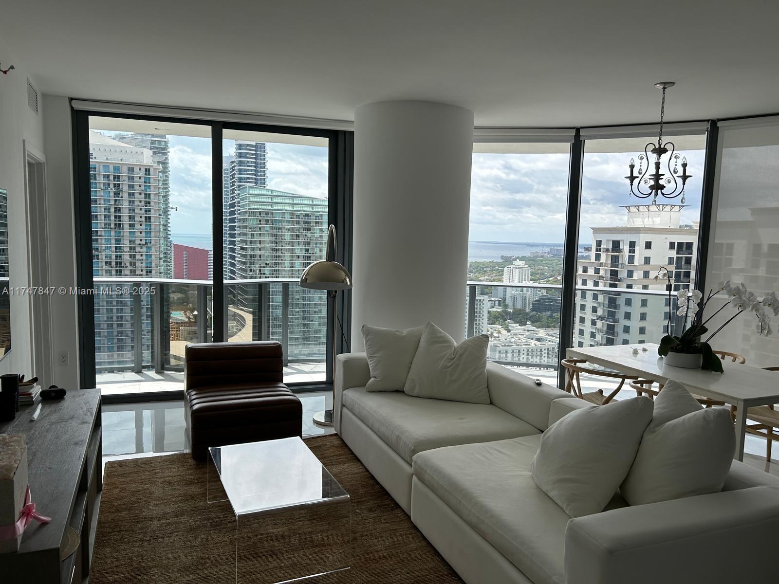 45 SW 9th St #4703, Miami FL 33130