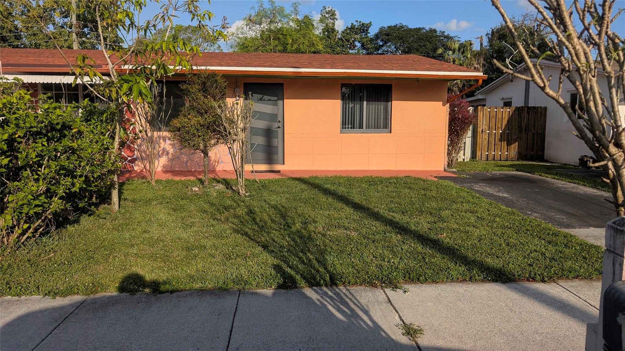 1936 Sw 67th Ave North Lauderdale FL 33068 | F10489908
