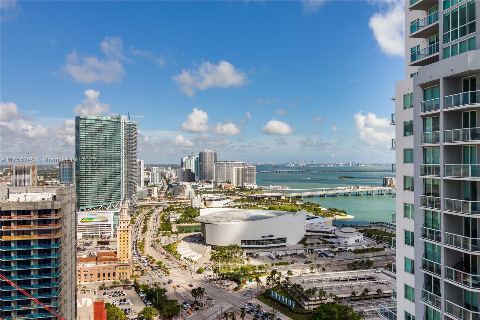 Condo for Sale in Miami, FL