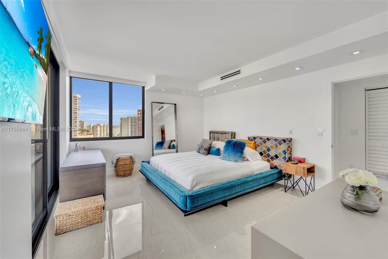 1581 Brickell Ave #1007, Miami FL 33129
