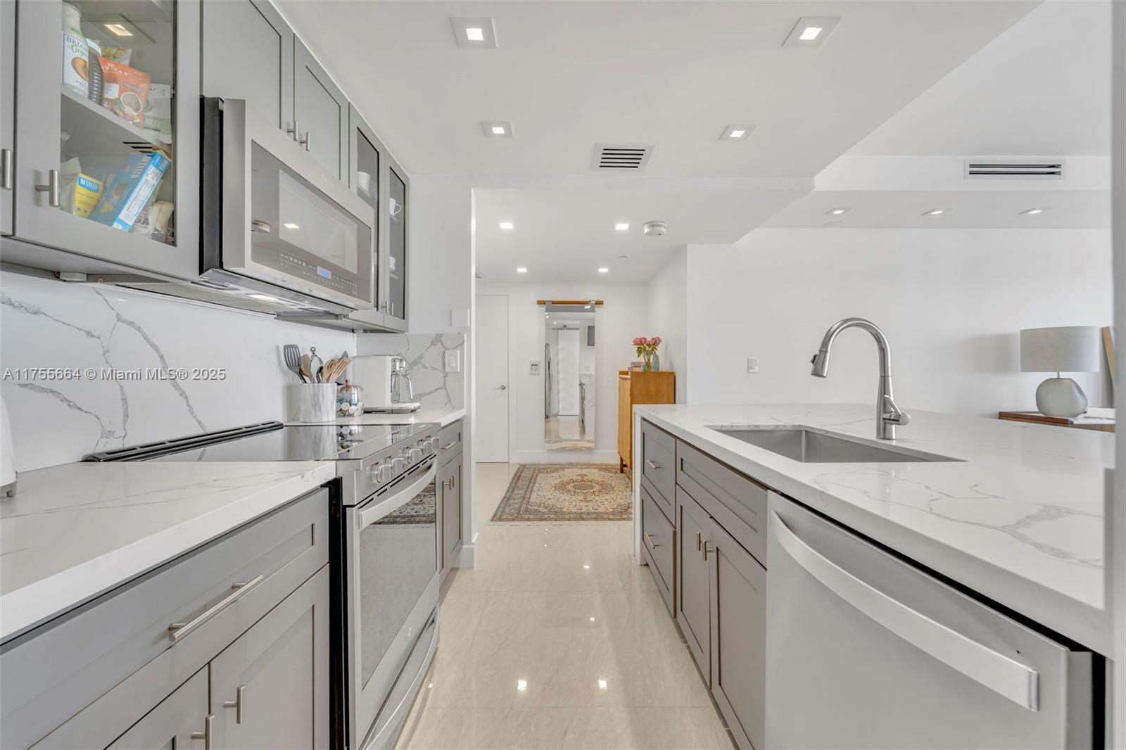 1581 Brickell Ave #1007, Miami FL 33129