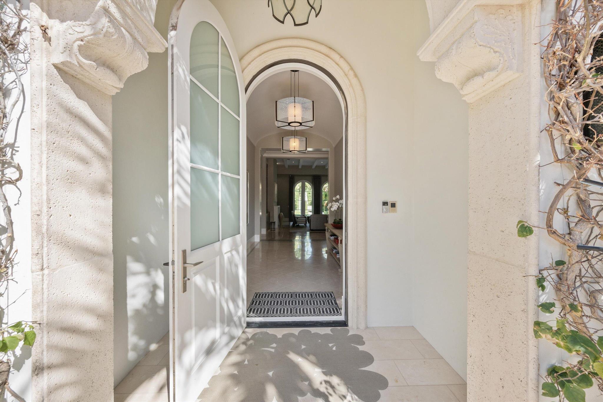 Homes for sale in Palm Beach, FL | 231 Via Las Brisas, Palm Beach, FL 33480 | MLS# R11067949