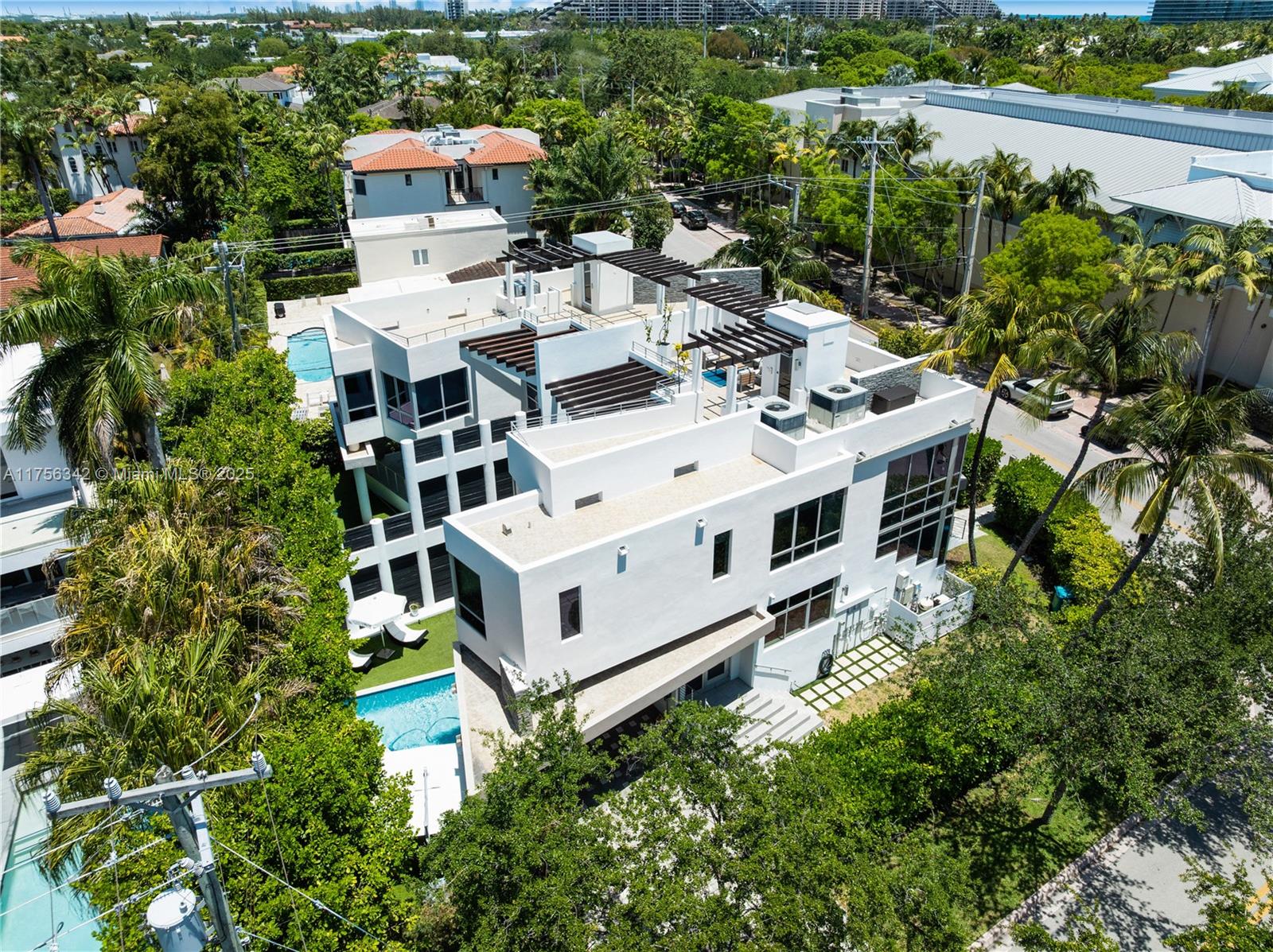 548 Fernwood Rd Key Biscayne, FL 33149