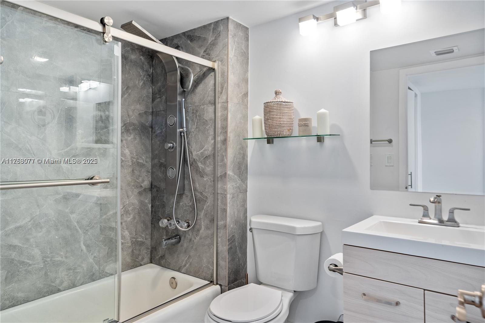 400 S Pointe Dr #1102, Miami Beach FL 33139