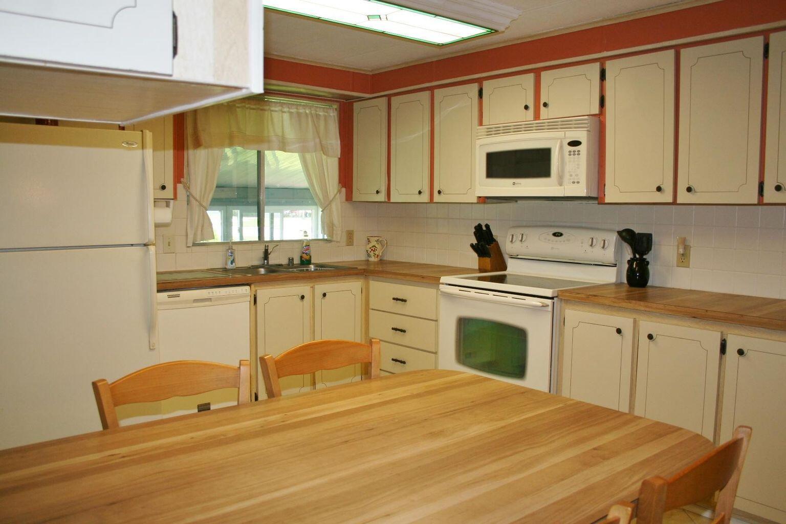 Homes for sale in Hobe Sound, FL | 6985 Se Amendment Street, Hobe Sound, FL 33455 | MLS# R11068198