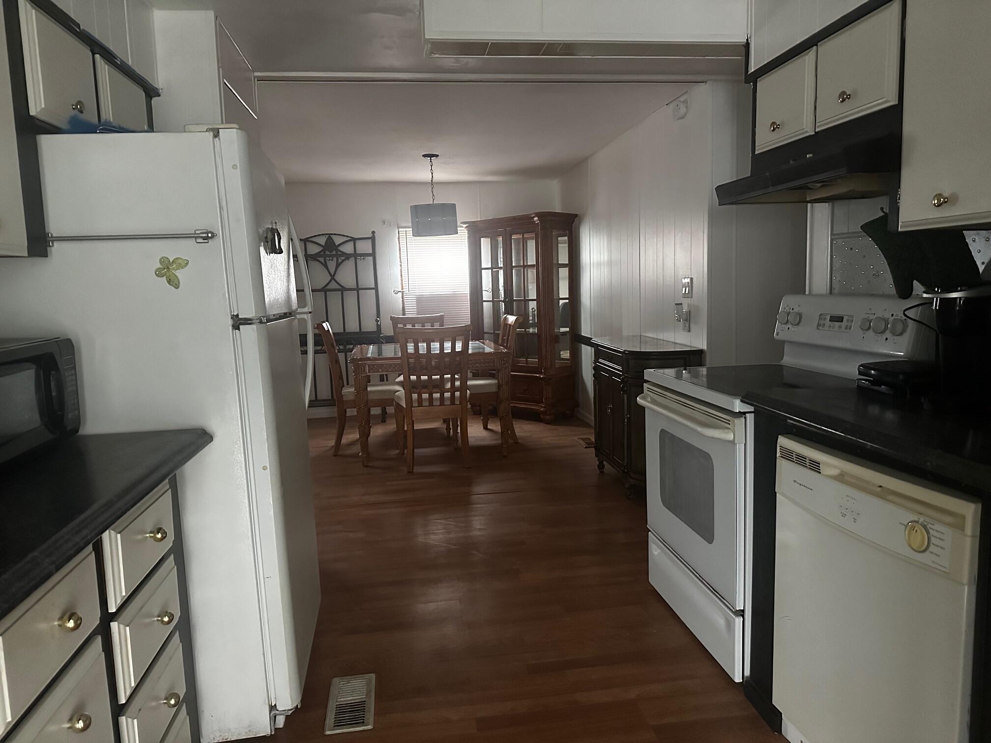 Homes for sale in Port St Lucie, FL | 8 Se Casa Rio Road, Port St Lucie, FL 34952 | MLS# R11068295