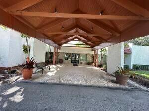 Homes for sale in Port St Lucie, FL | 8 Se Casa Rio Road, Port St Lucie, FL 34952 | MLS# R11068295