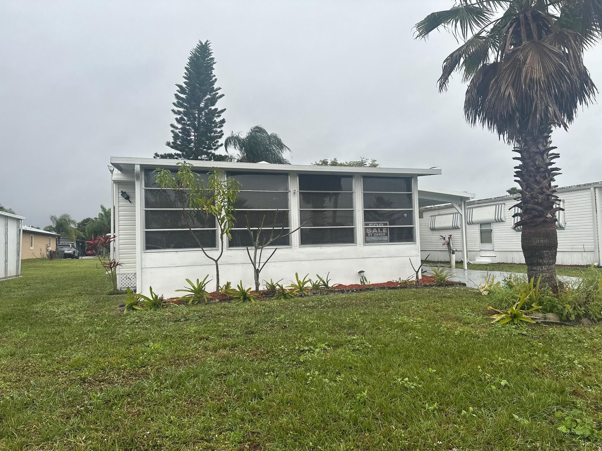 Homes for sale in Port St Lucie, FL | 8 Se Casa Rio Road, Port St Lucie, FL 34952 | MLS# R11068295