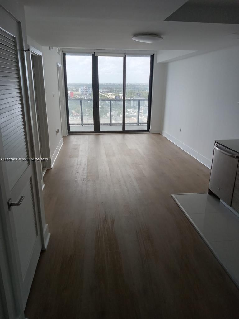 121 NE 34th St #2010, Miami FL 33137
