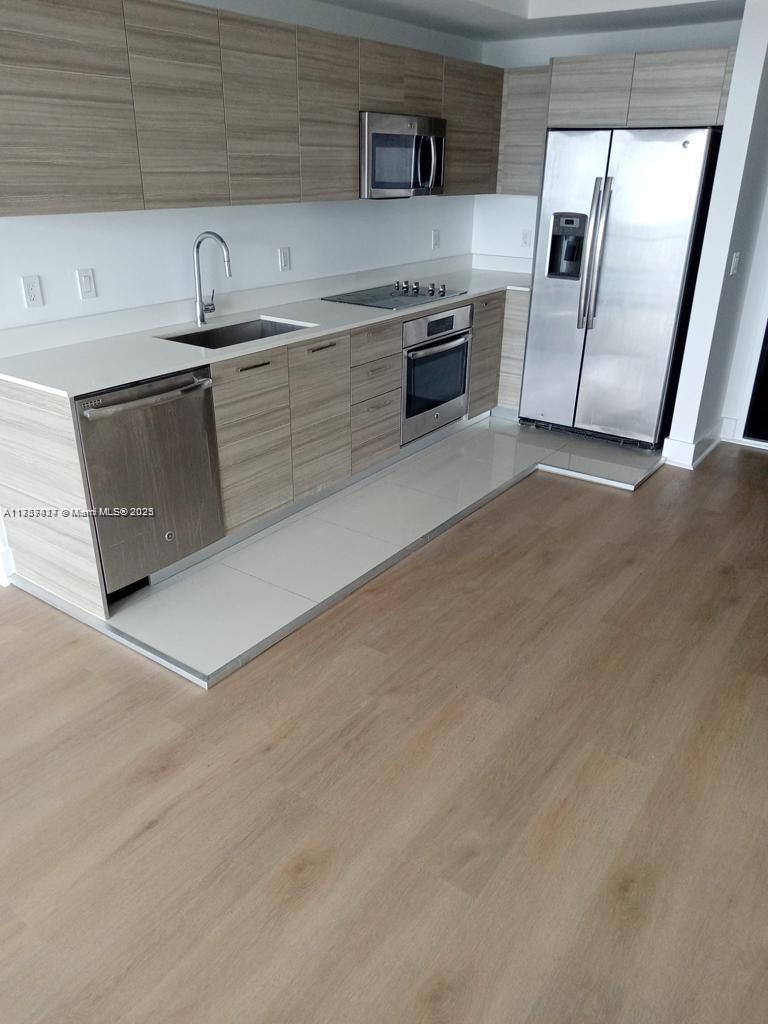 121 NE 34th St #2010, Miami FL 33137
