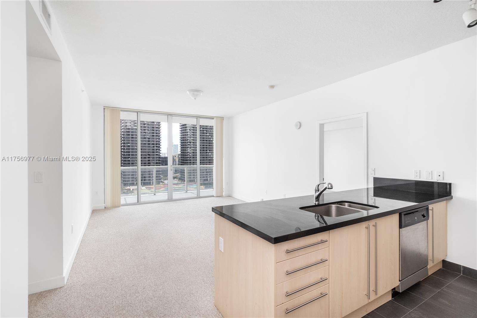 Condo for Sale in Miami, FL