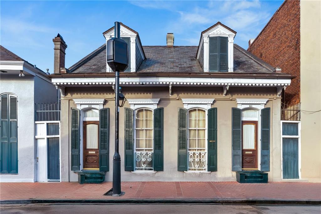 811 ORLEANS Avenue