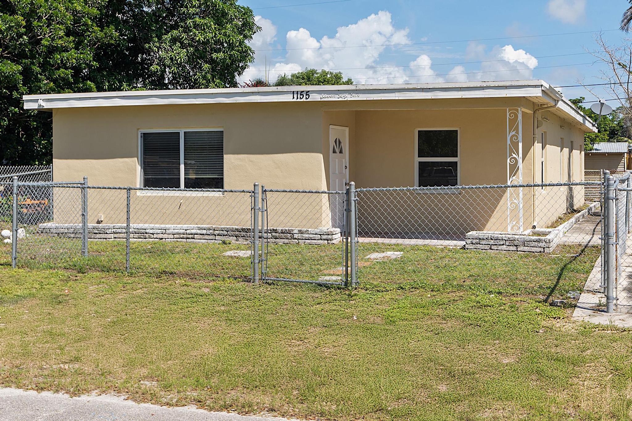 1155 Peak Road Lake Worth FL 33462 | R11068589