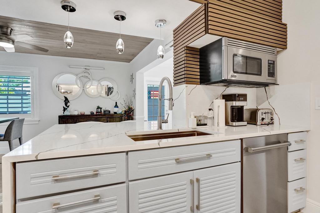 Viking Professional Microwave