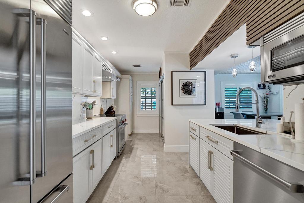 Sub Zero Refrigerator