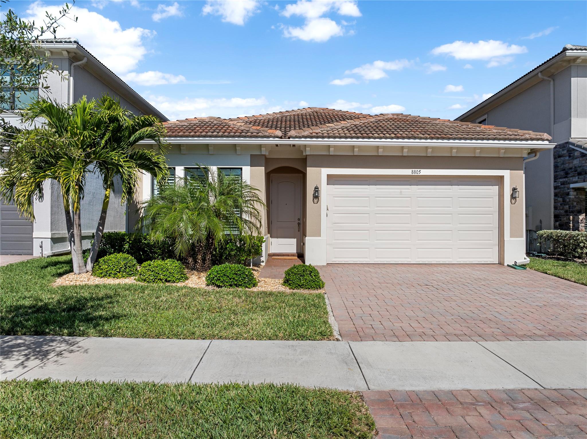 8805 Nw 37th Dr Coral Springs FL 33065 | F10490799