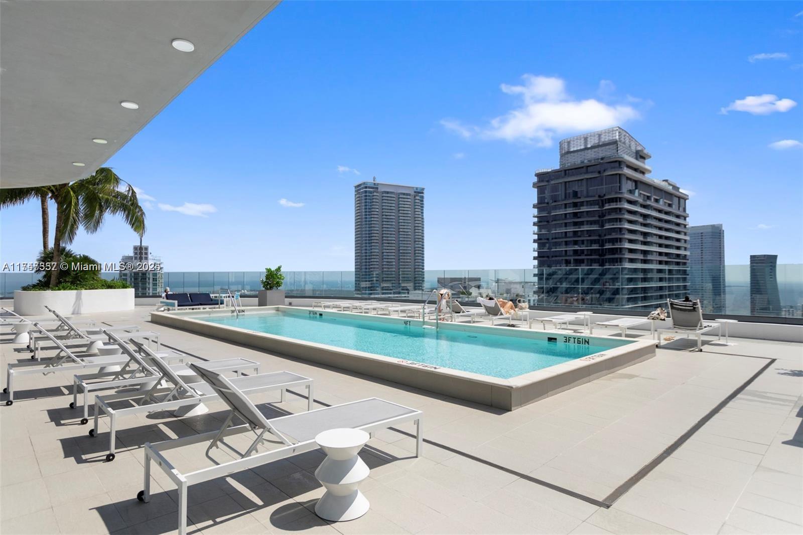 45 SW 9TH ST #3306, Miami FL 33130