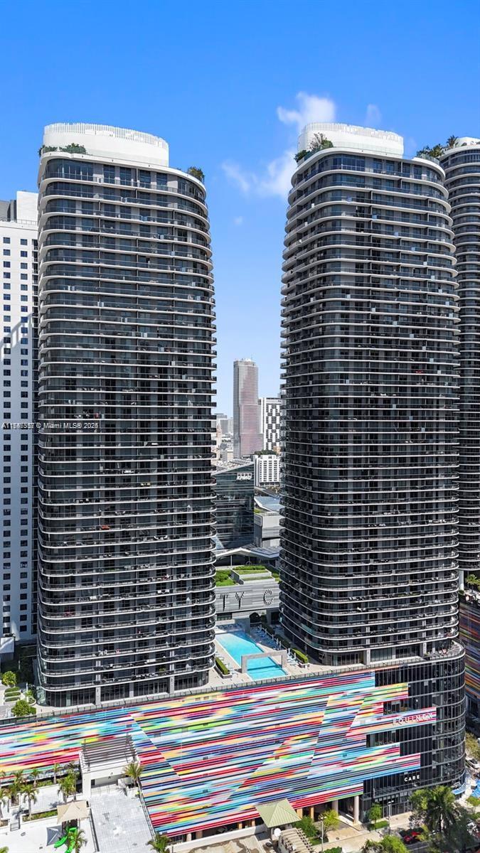 45 SW 9TH ST #3306, Miami FL 33130