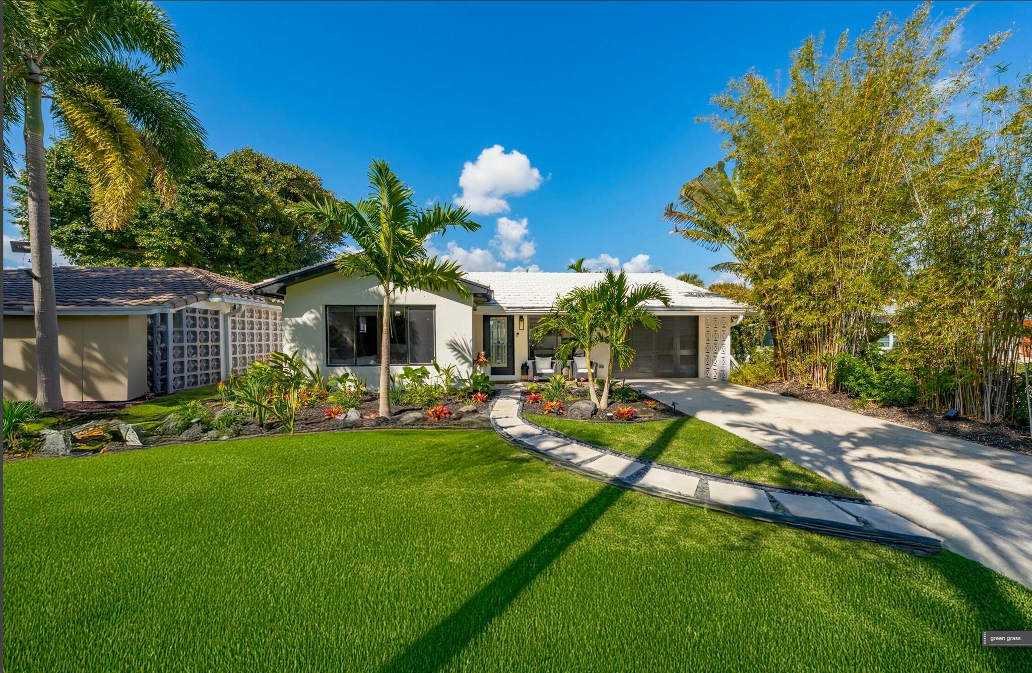 1501 S Palmway Lake Worth Beach FL 33460 | R11068836