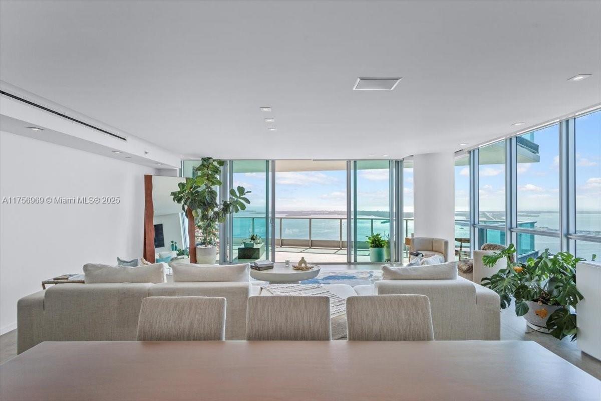 1331 Brickell Bay Dr #4211, Miami FL 33131