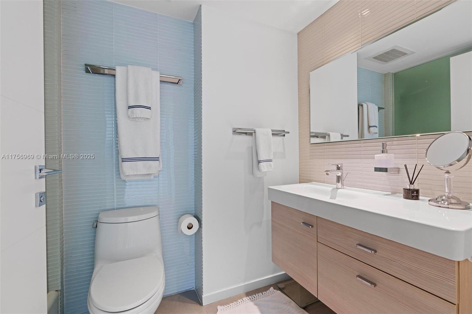 1331 Brickell Bay Dr #4211, Miami FL 33131