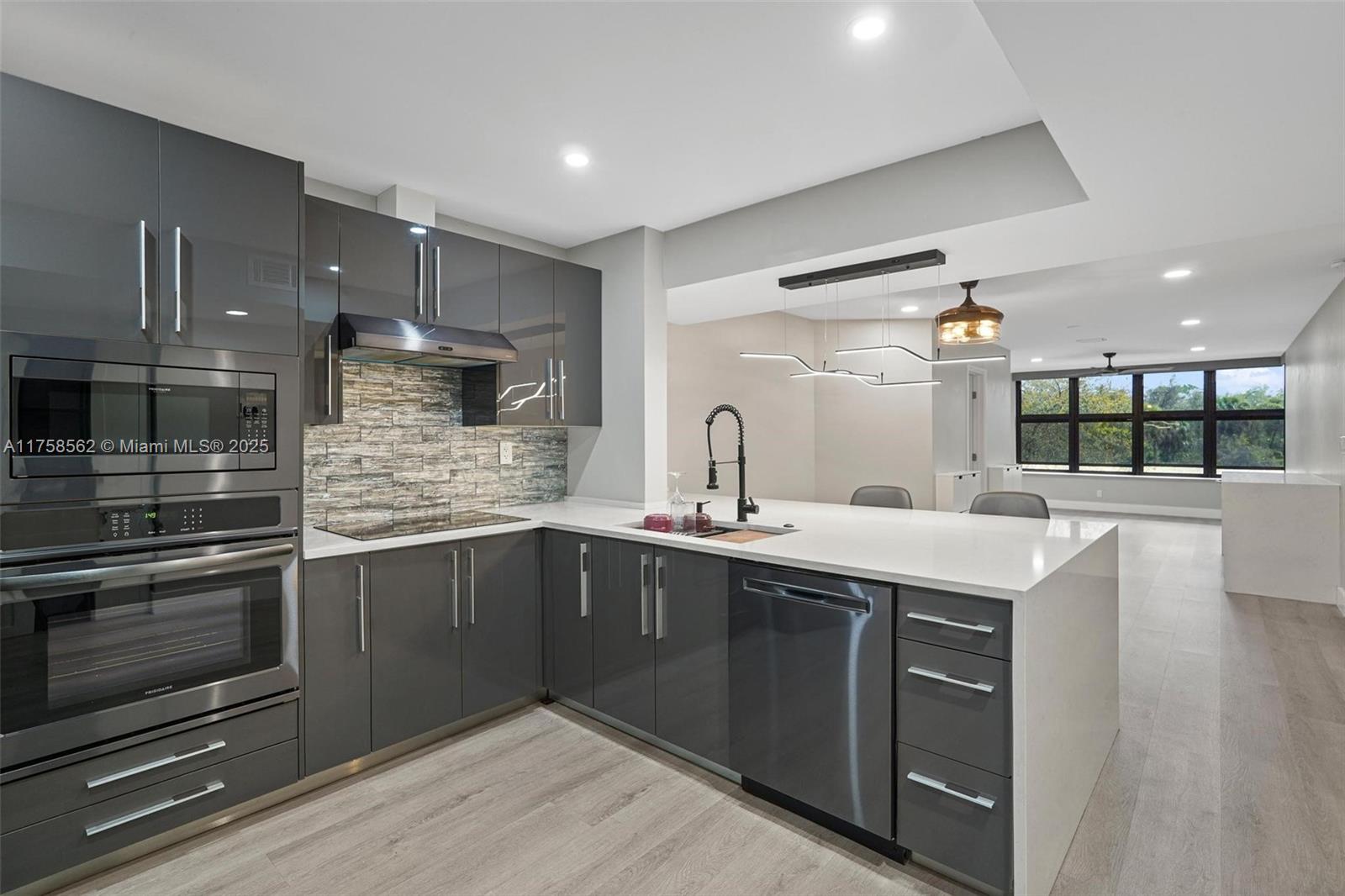 Karanda Village Vii-E Con