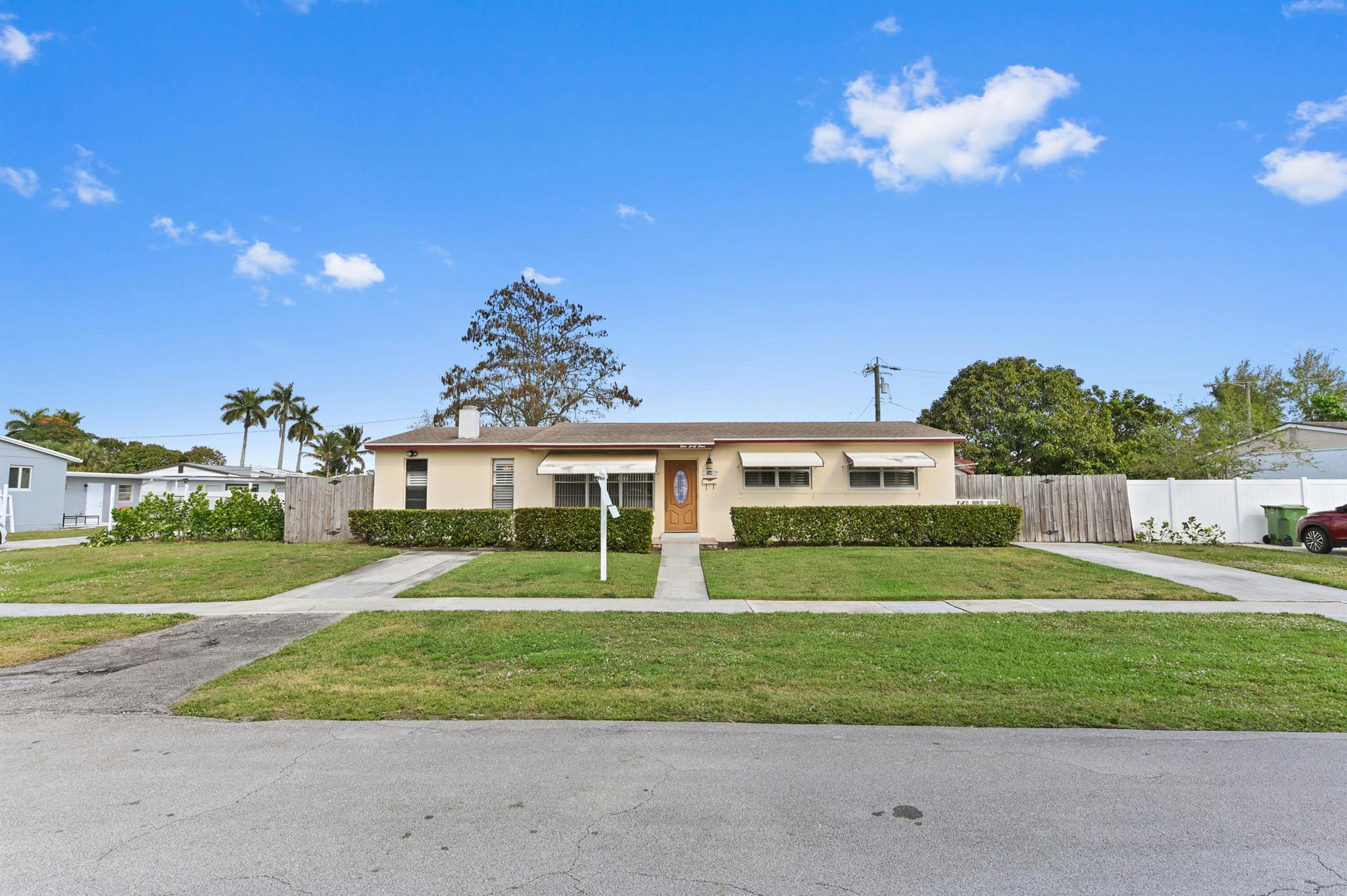 144 Cayman Drive, Palm Springs, FL 33461, 3 Bedrooms , 2 Bathrooms ,Single Family Residence,Sold,R11069041, Horizon Palm Realty Group