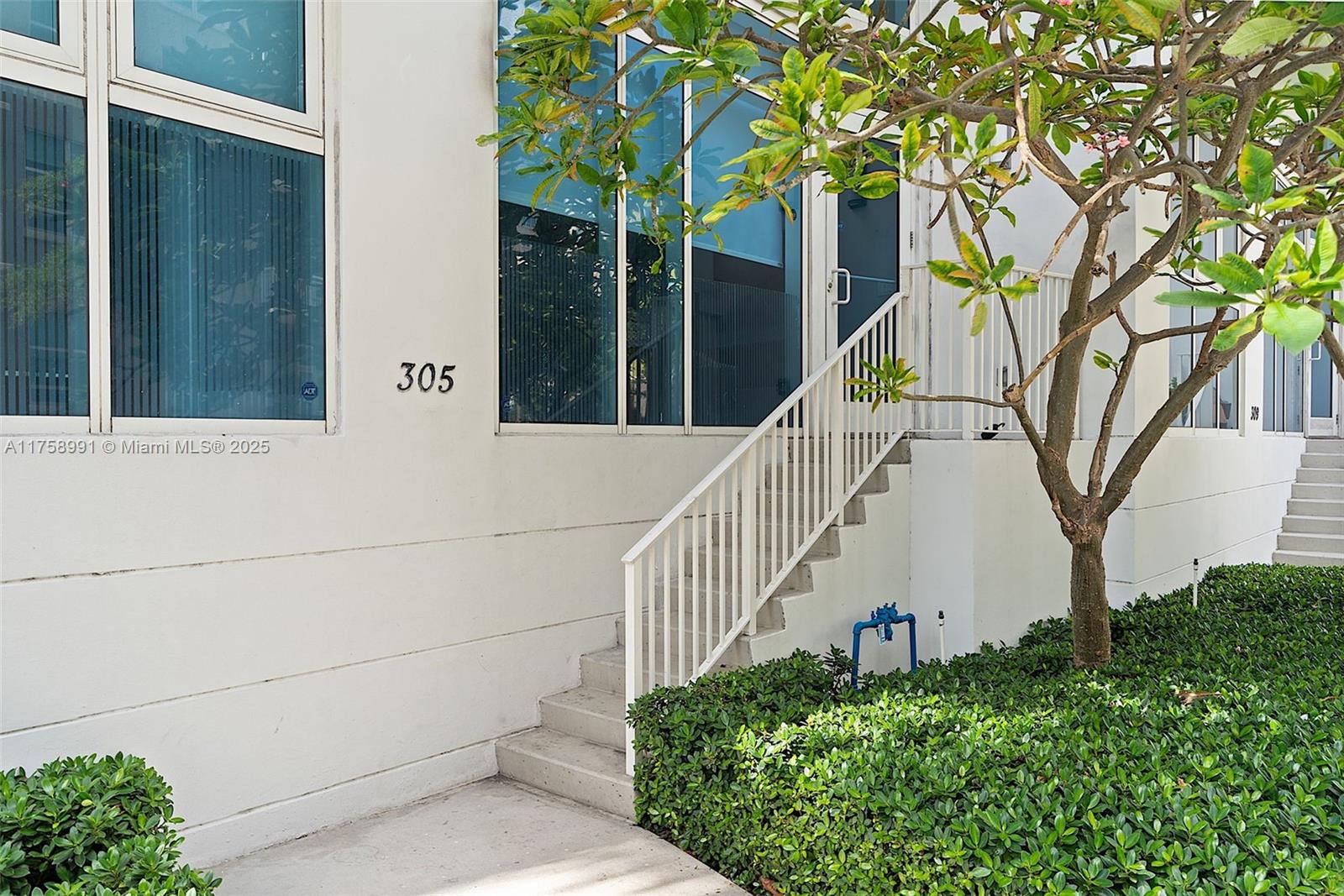 Paramount Bay Condo
