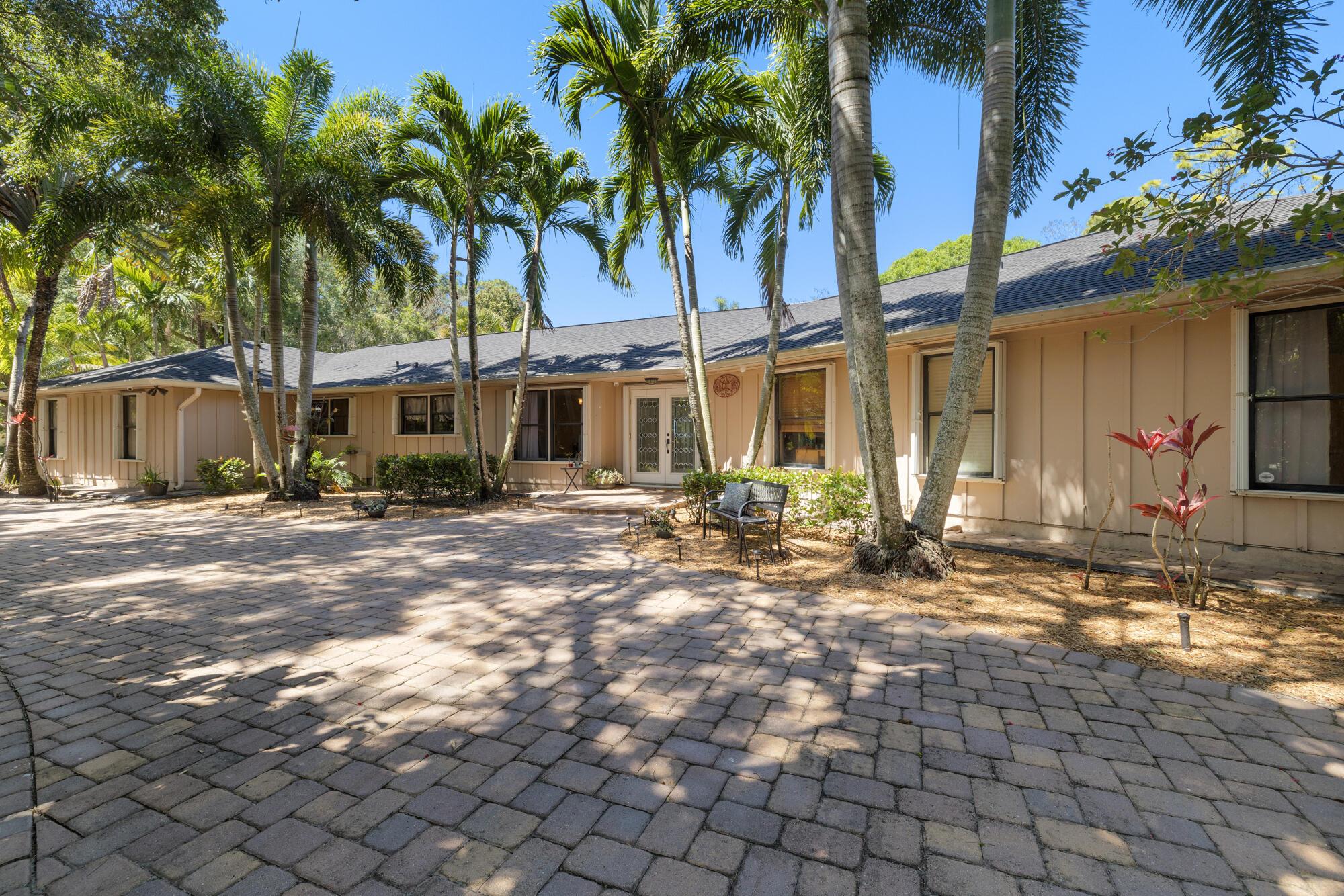 8515 Thousand Pines Circle West Palm Beach FL 33411 | R11069250