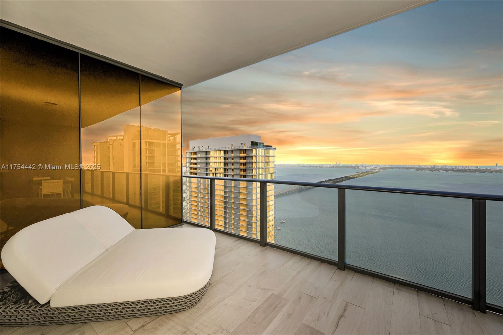 Condo for Sale in Miami, FL