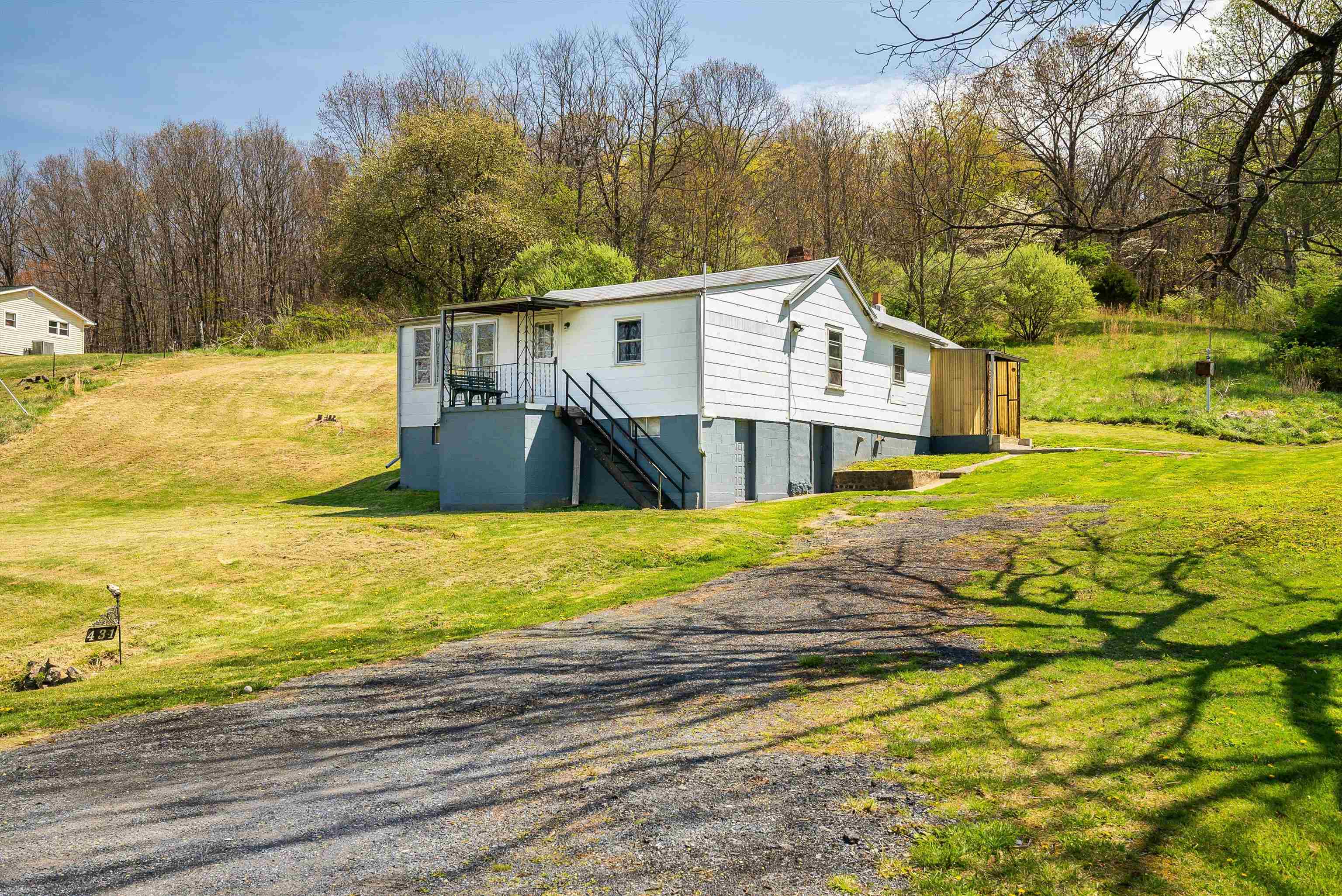 431 Smoky Row Rd