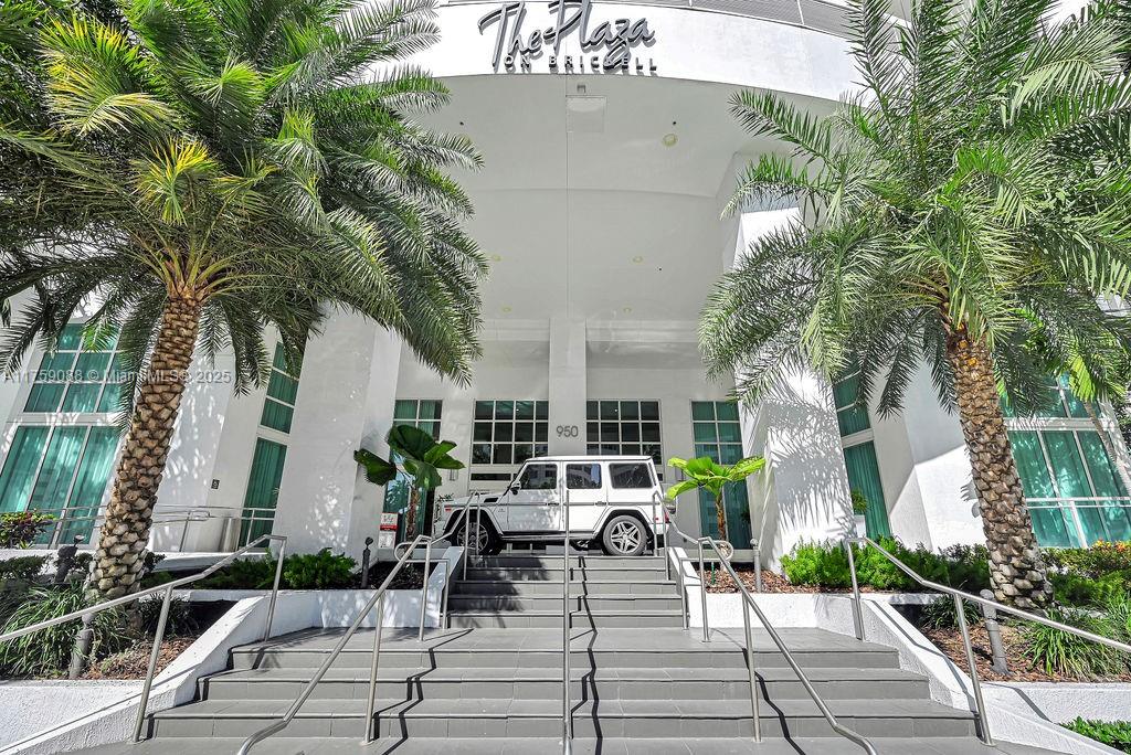 Condo for Sale in Miami, FL