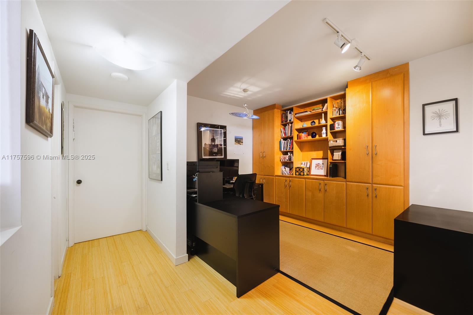 1581 Brickell Ave #1705, Miami FL 33129