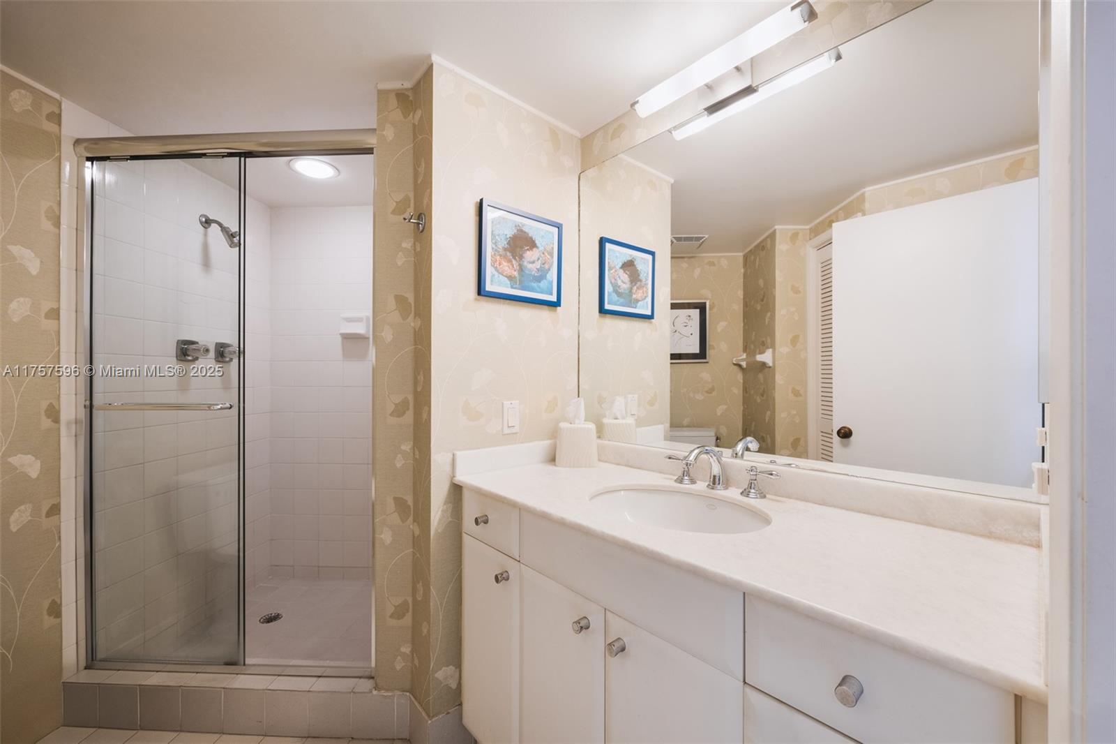 1581 Brickell Ave #1705, Miami FL 33129