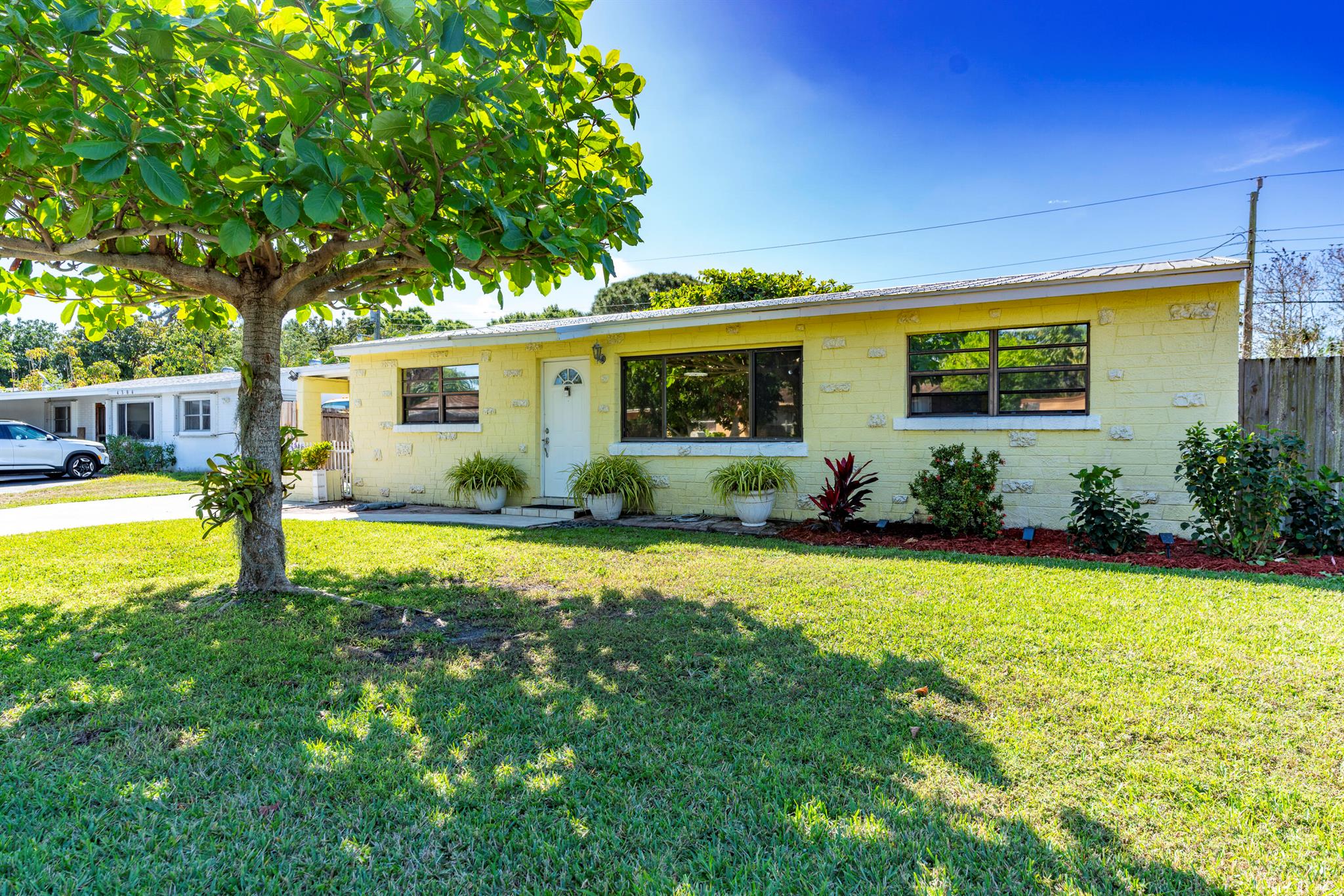 4318 S Mary Circle, Palm Beach Gardens, FL 33410, 2 Bedrooms , 2 Bathrooms ,Single Family Residence,Sold,R11070145, Horizon Palm Realty Group