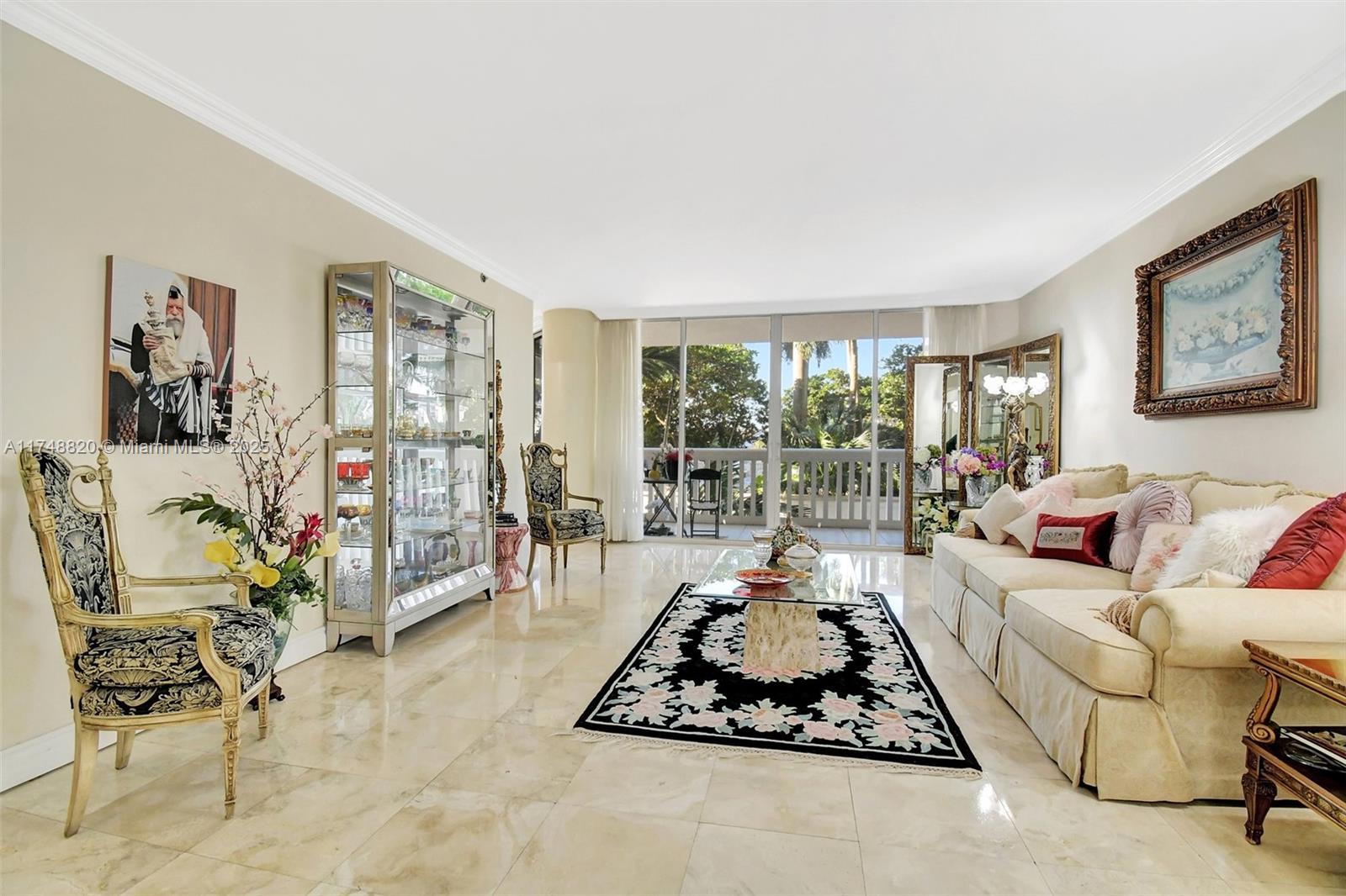 Apartamento à Venda em Aventura, FL