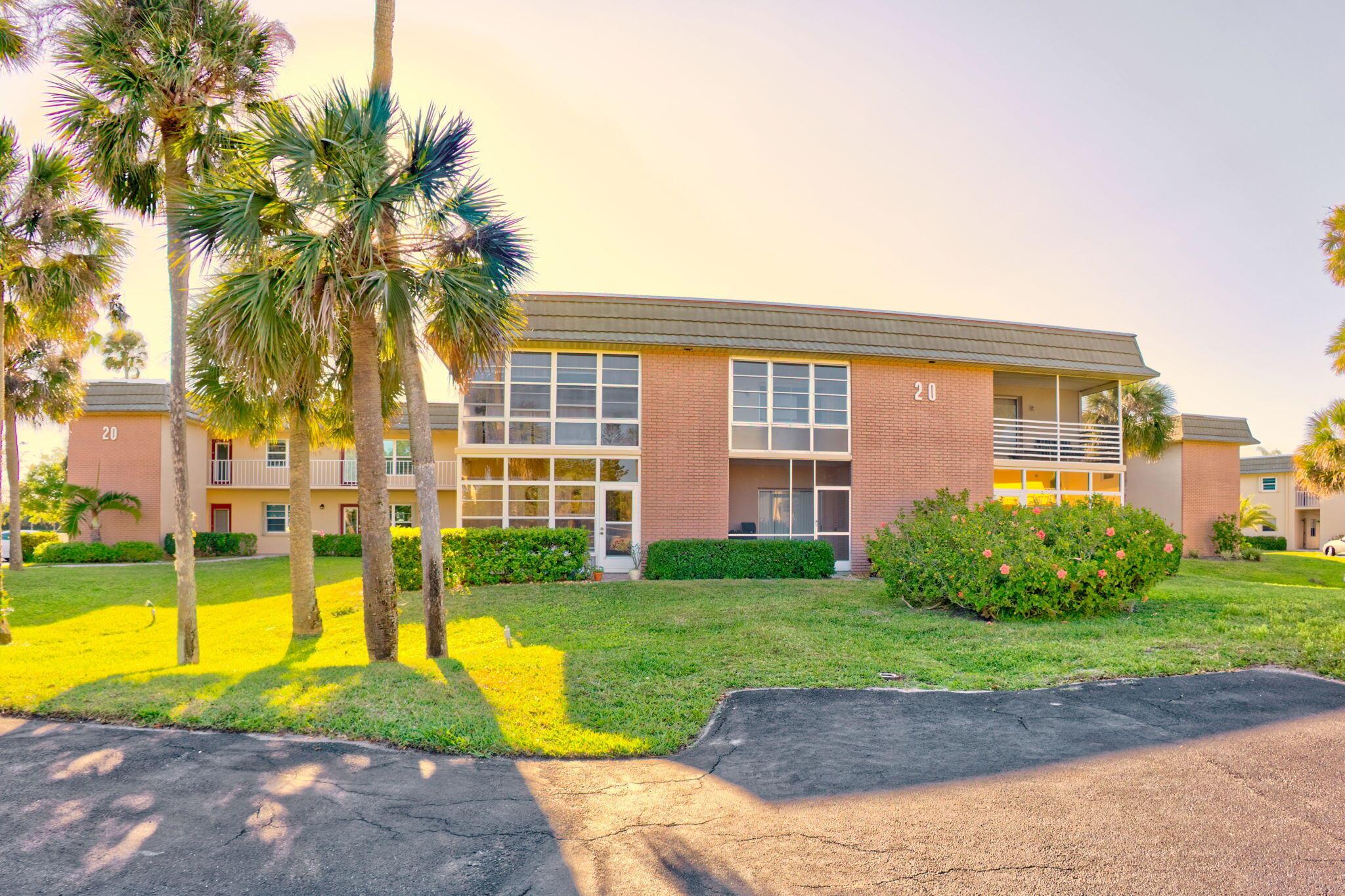 Homes for sale in Vero Beach, FL | 20 Vista Gardens Trail #204, Vero Beach, FL 32962 | MLS# R11070230