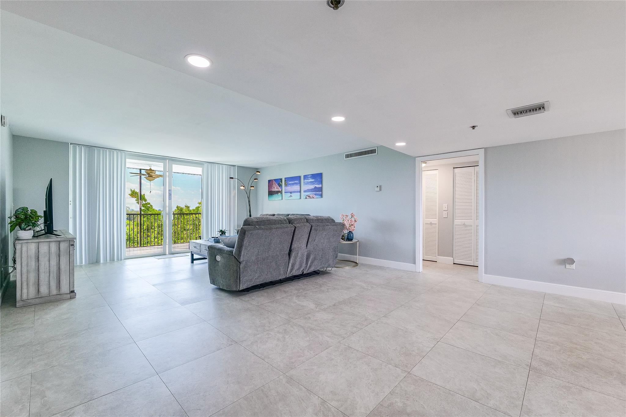 Homes for sale in Lauderhill, FL | 3910 Inverrary Blvd #708-B, Lauderhill, FL 33319 | MLS# F10491801