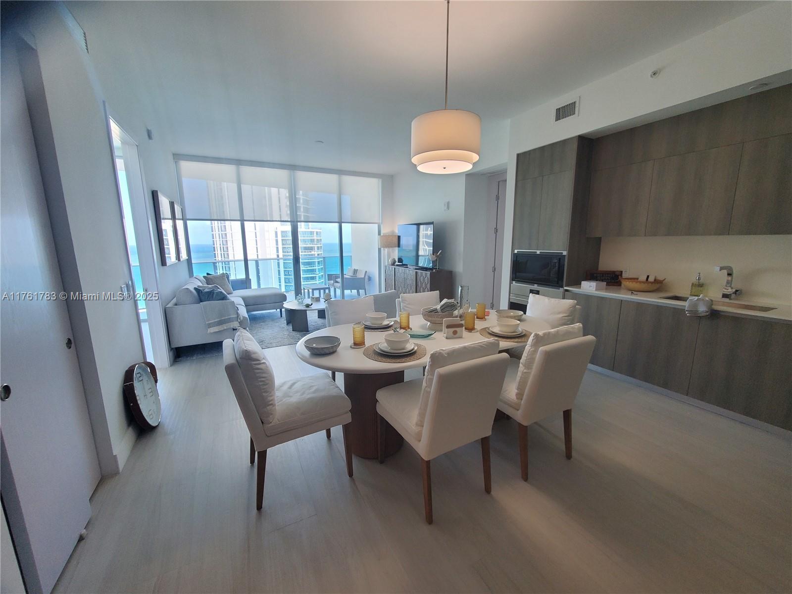 Apartamento para Alugar em Sunny Isles Beach, FL