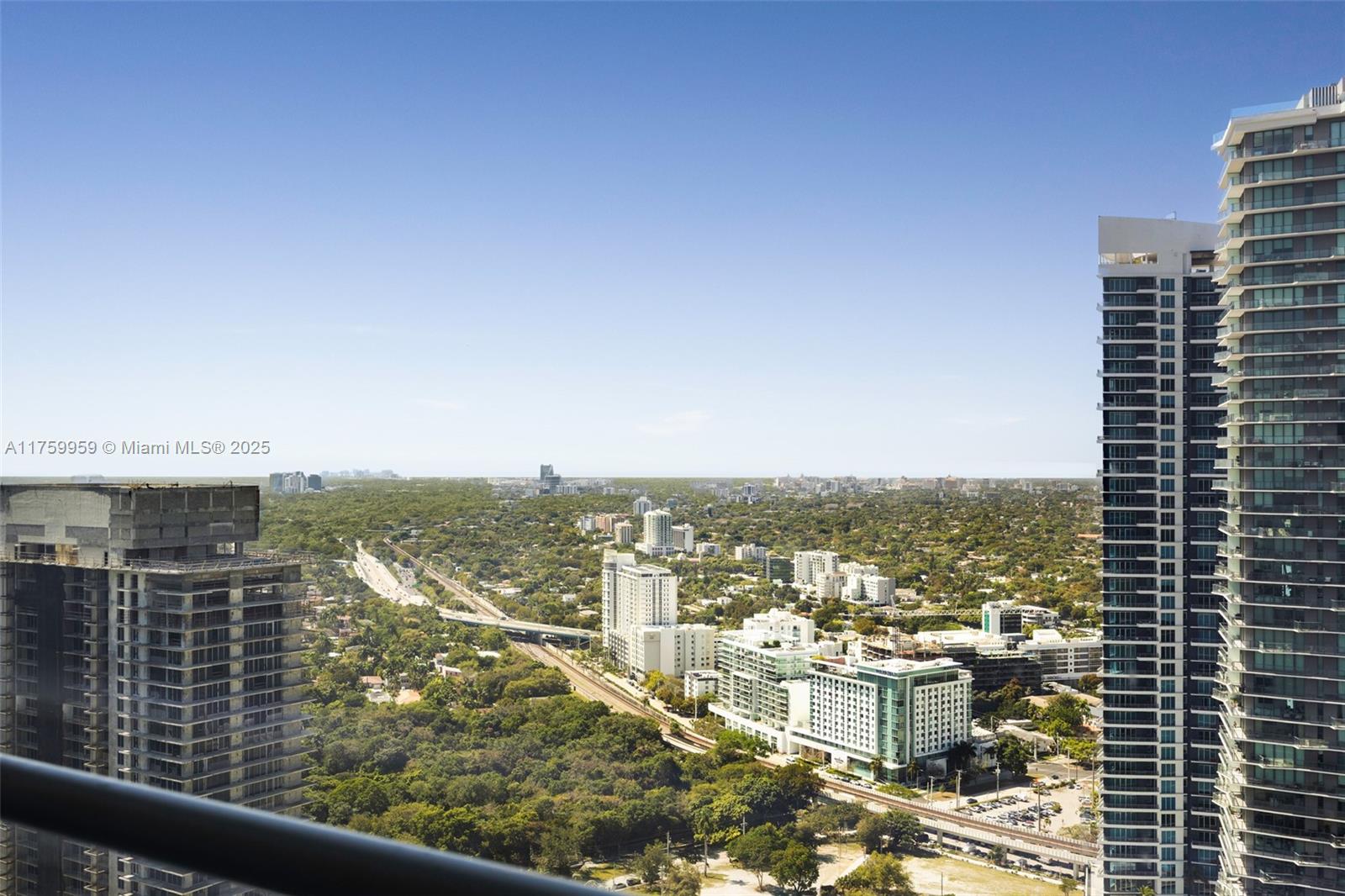 Condo for Sale in Miami, FL