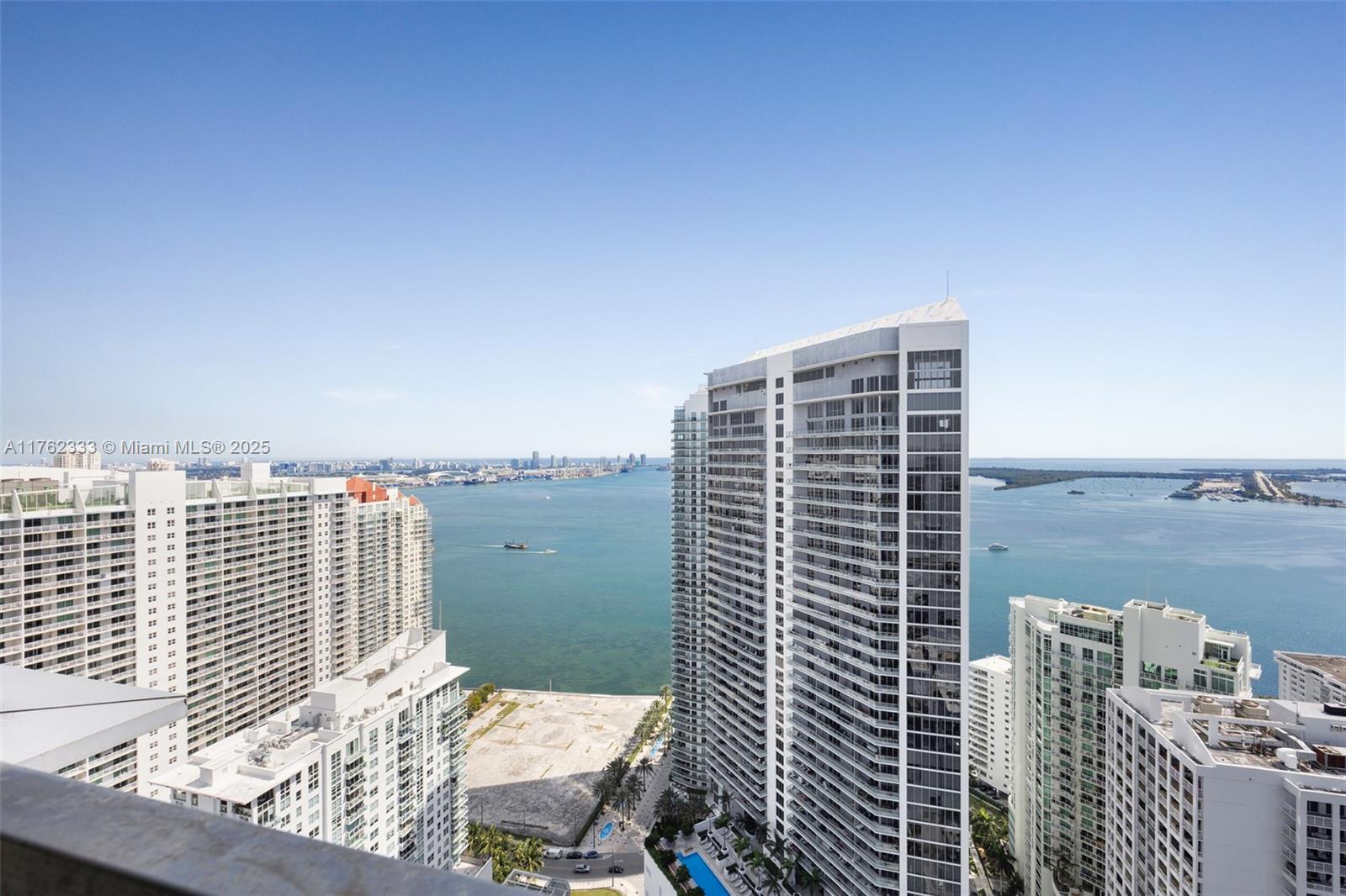 Condo for Sale in Miami, FL