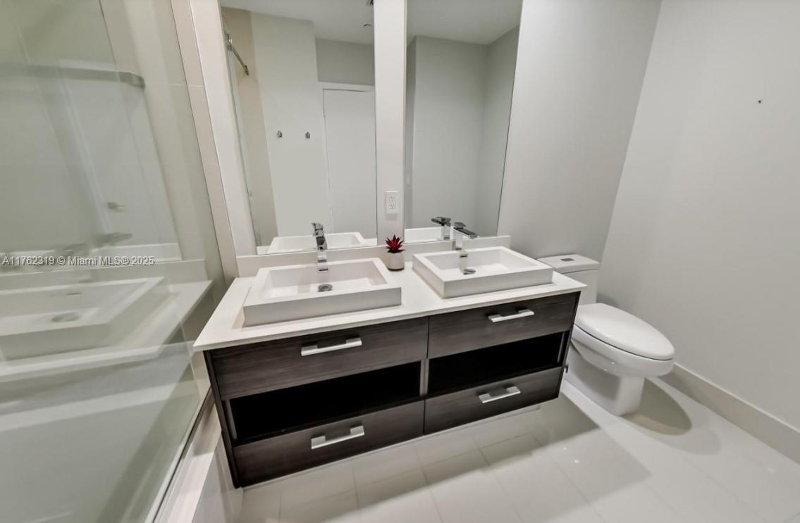 45 SW 9th St #4104, Miami FL 33130