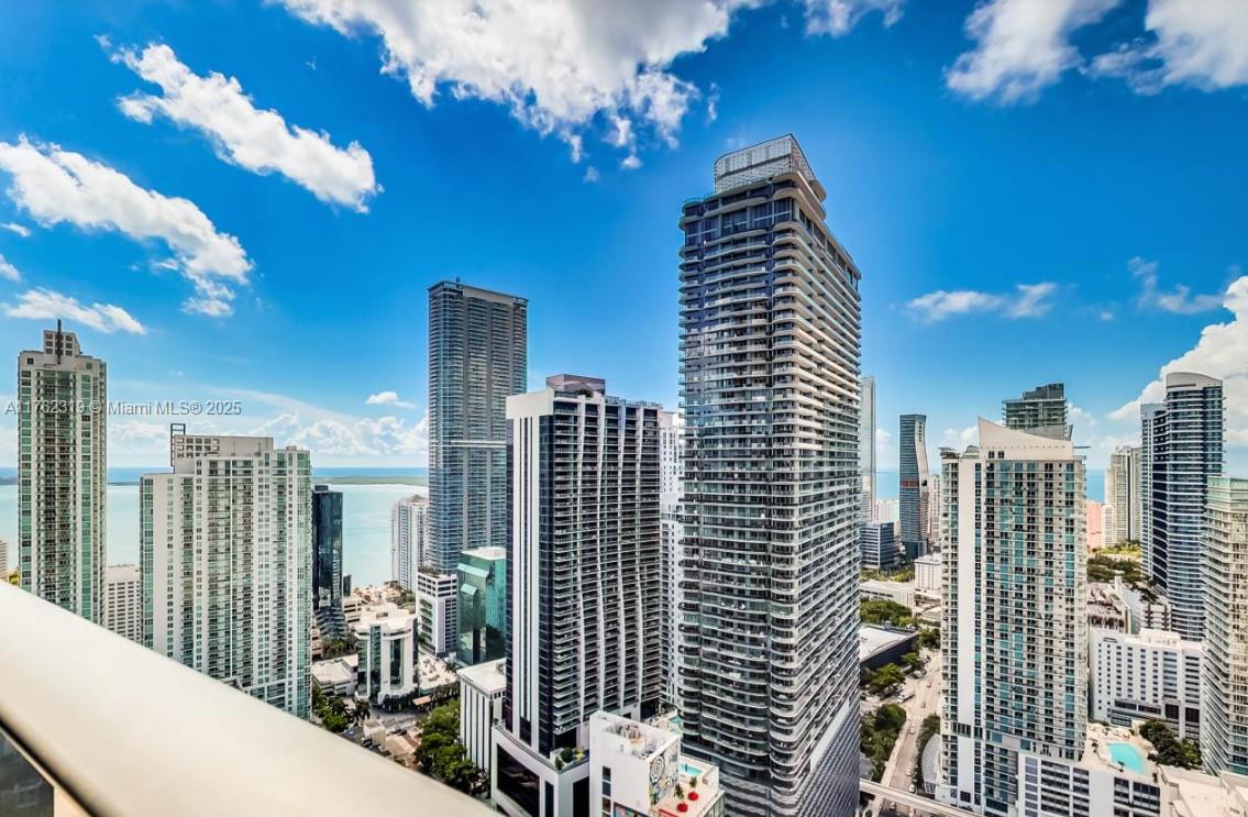 45 SW 9th St #4104, Miami FL 33130