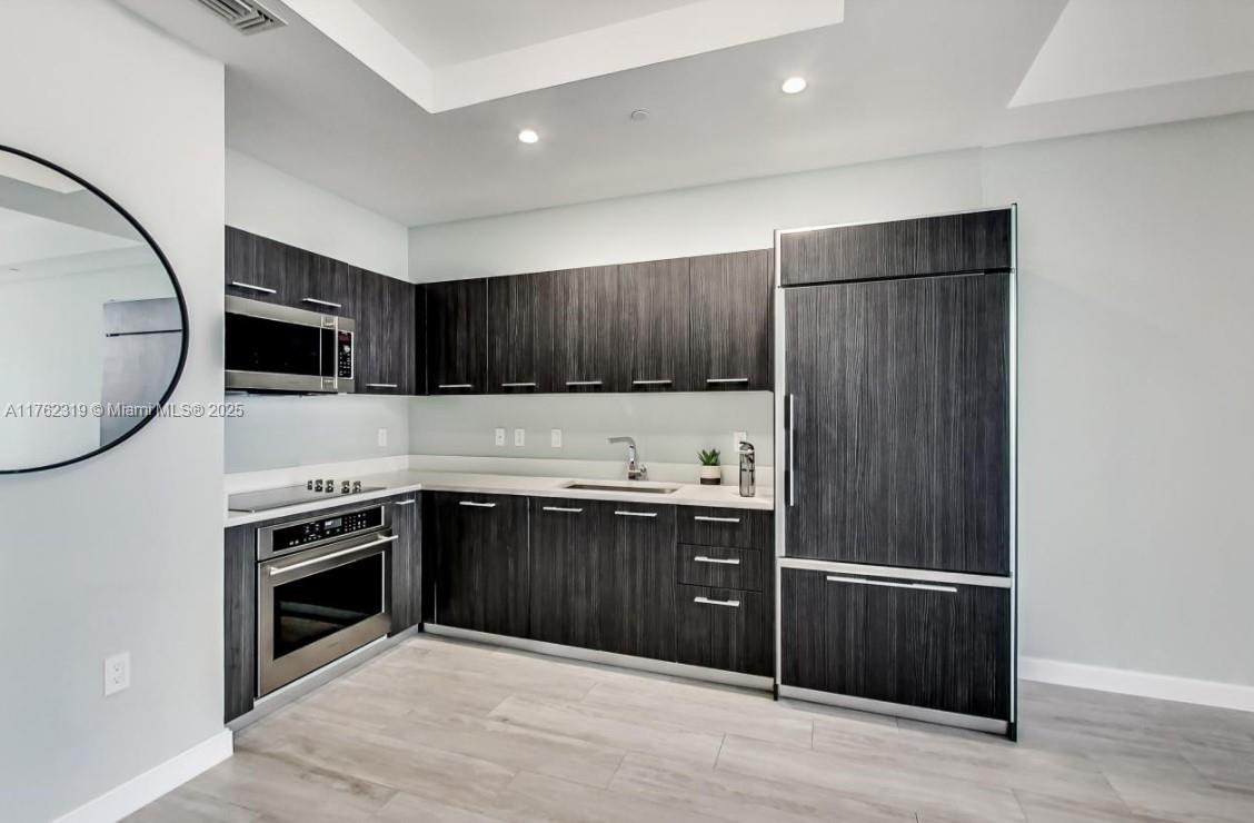 45 SW 9th St #4104, Miami FL 33130